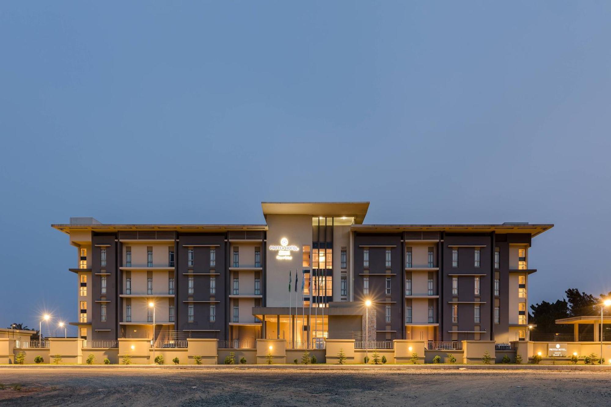 Protea Hotel By Marriott Owerri Select Esterno foto