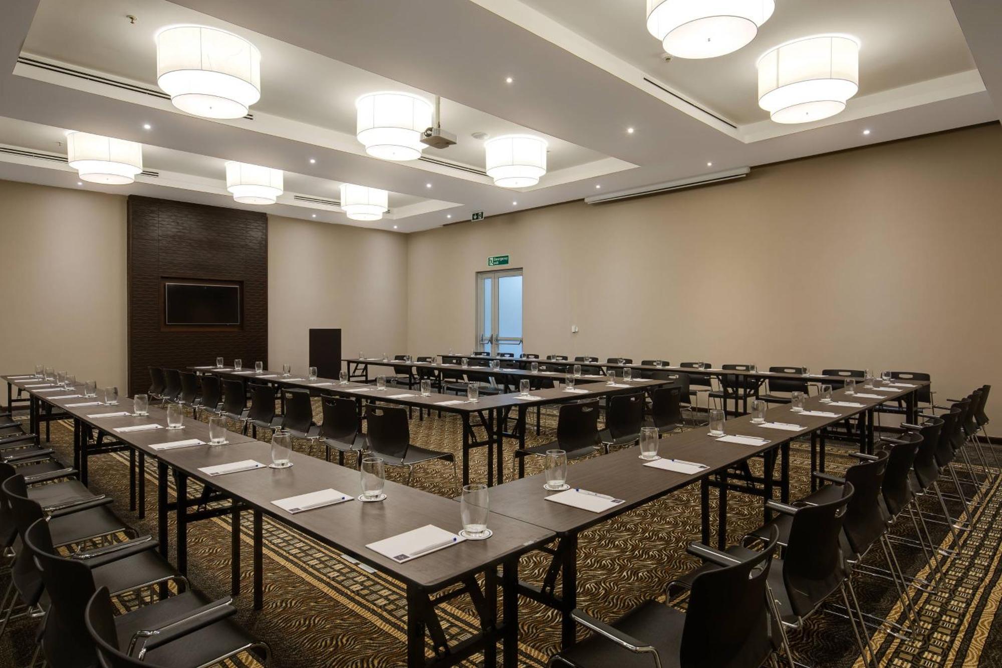 Protea Hotel By Marriott Owerri Select Esterno foto