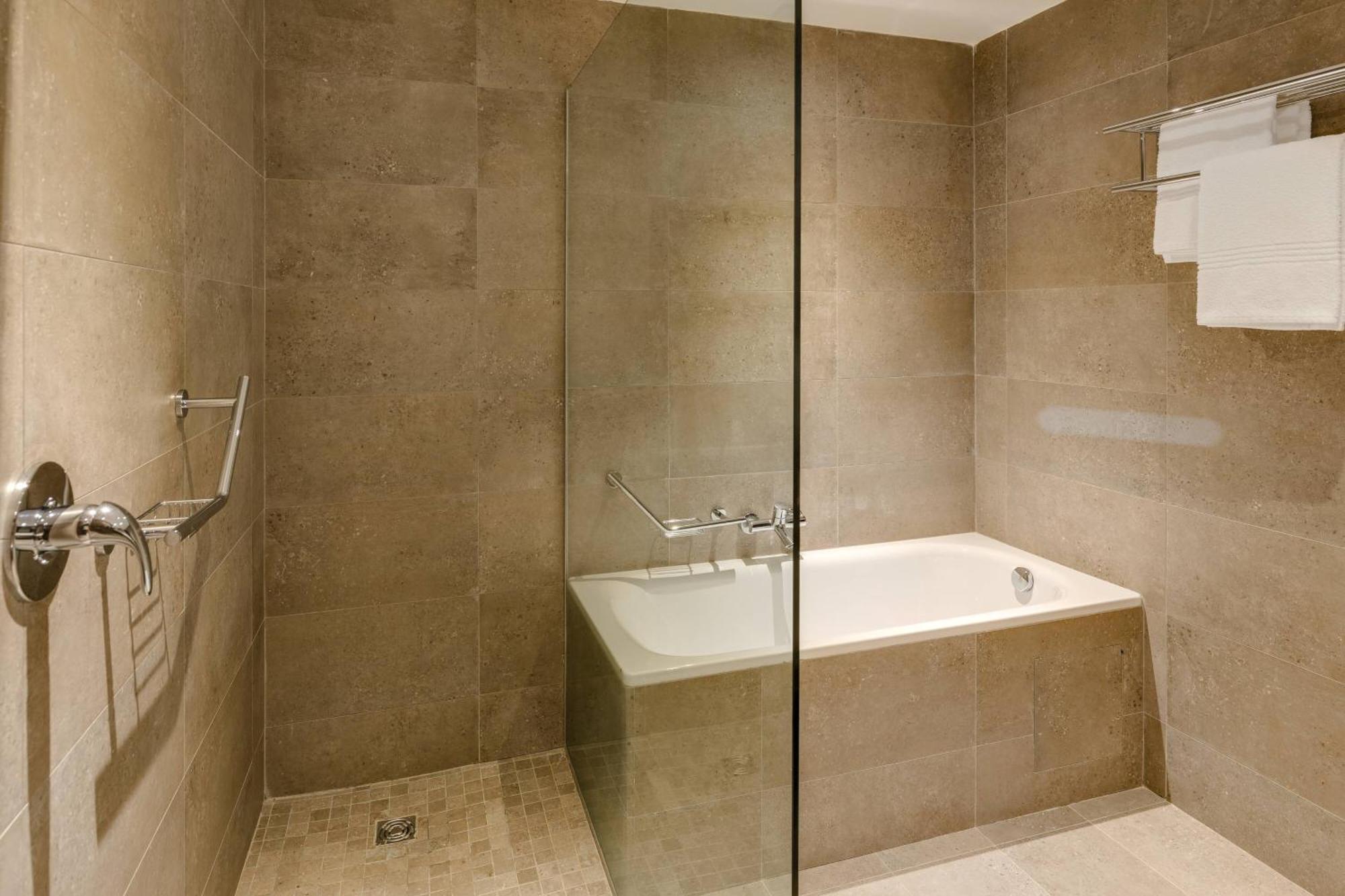 Protea Hotel By Marriott Owerri Select Esterno foto