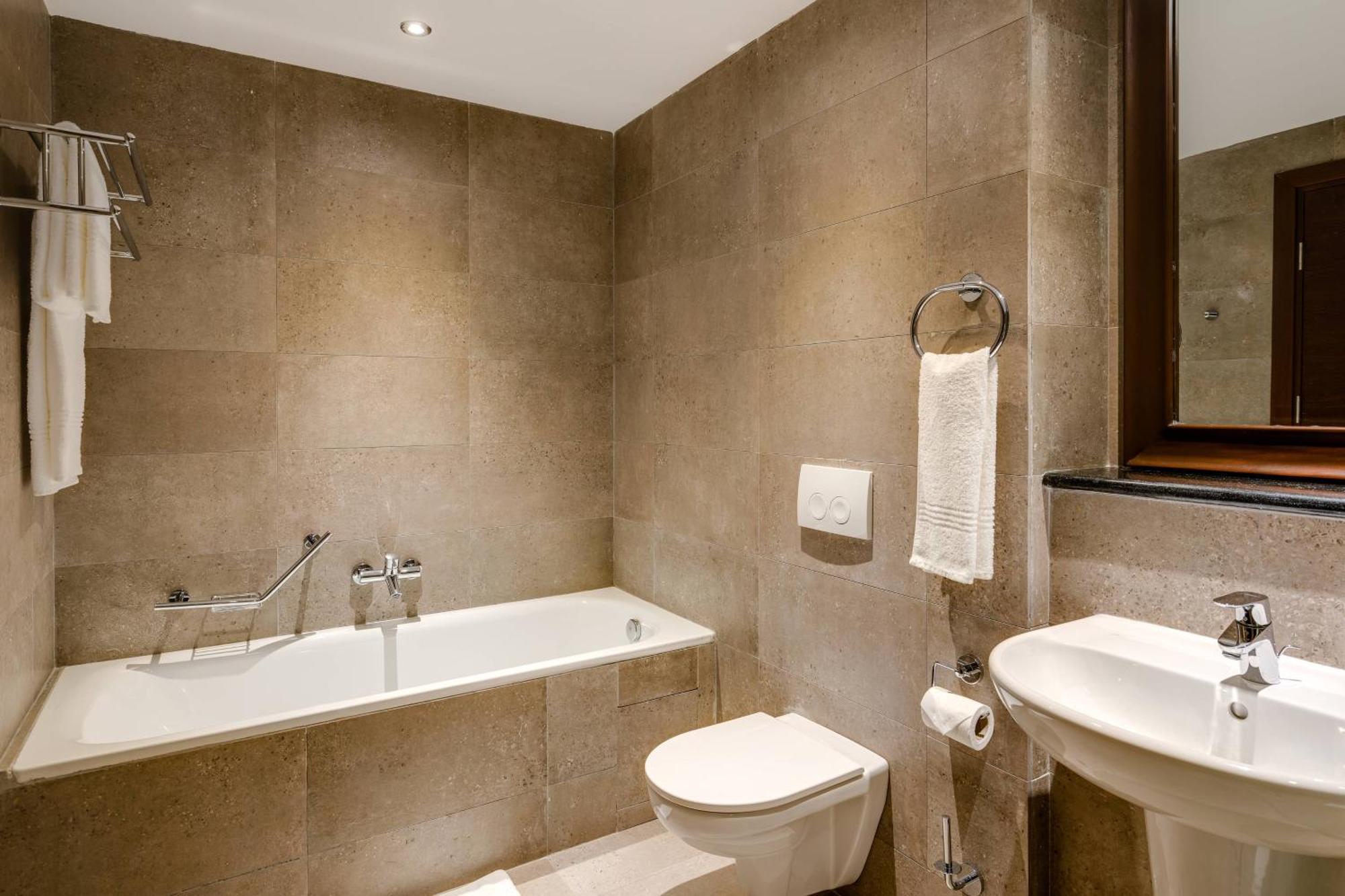 Protea Hotel By Marriott Owerri Select Esterno foto